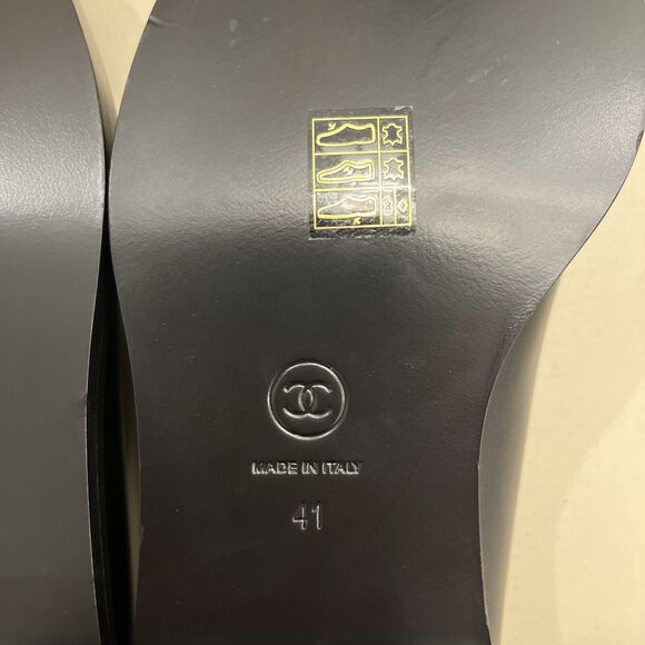 Chanel Moccasins 41 Fall-Winter 2024/25 Pre Collection Black Calfskin $1425 READ - Picture 6 of 9